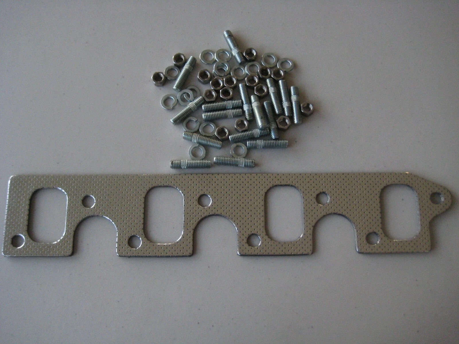 FORD CLEVLAND MANIFOLD GASKETS & STUD KIT . SKI / WAKE / SPEED / CRUISER / CAR