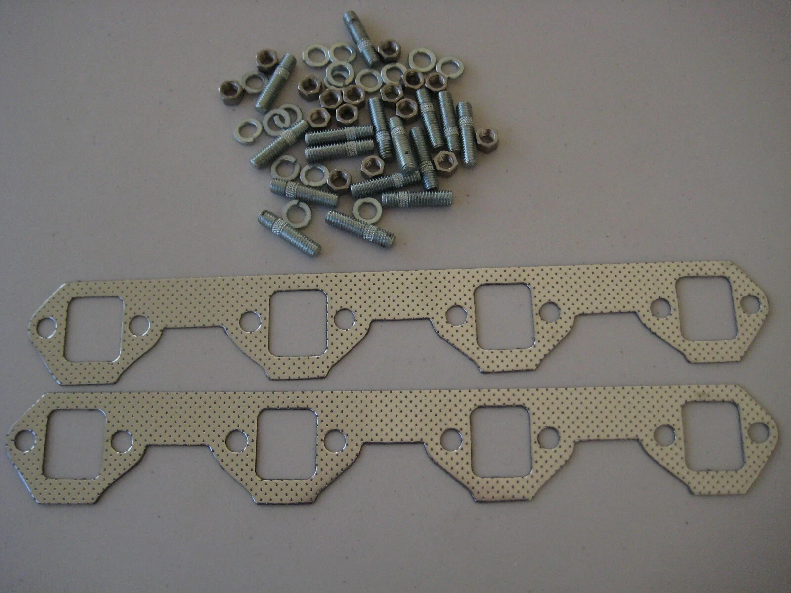 FORD WINDSOR MANIFOLD GASKETS & STUD KIT . SKI / WAKE / SPEED / CRUISER /