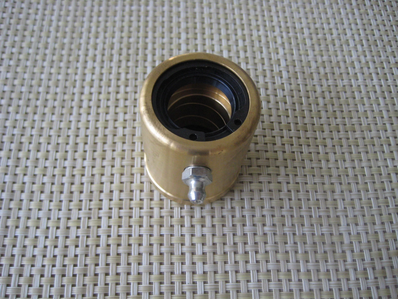 PROPELLER SHAFT GREASEABLE LOG GLAN FOR SKI , WAKEBOARD , SPEED BOATS ENGINES